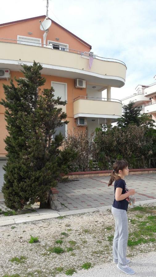 Marina & Luka Appartement Povljana Buitenkant foto